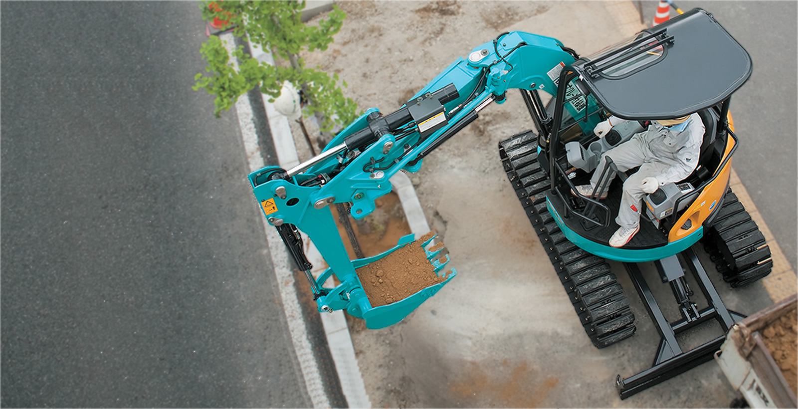 日本国内において世界No.1販売量を誇るクボタ建機を販売。